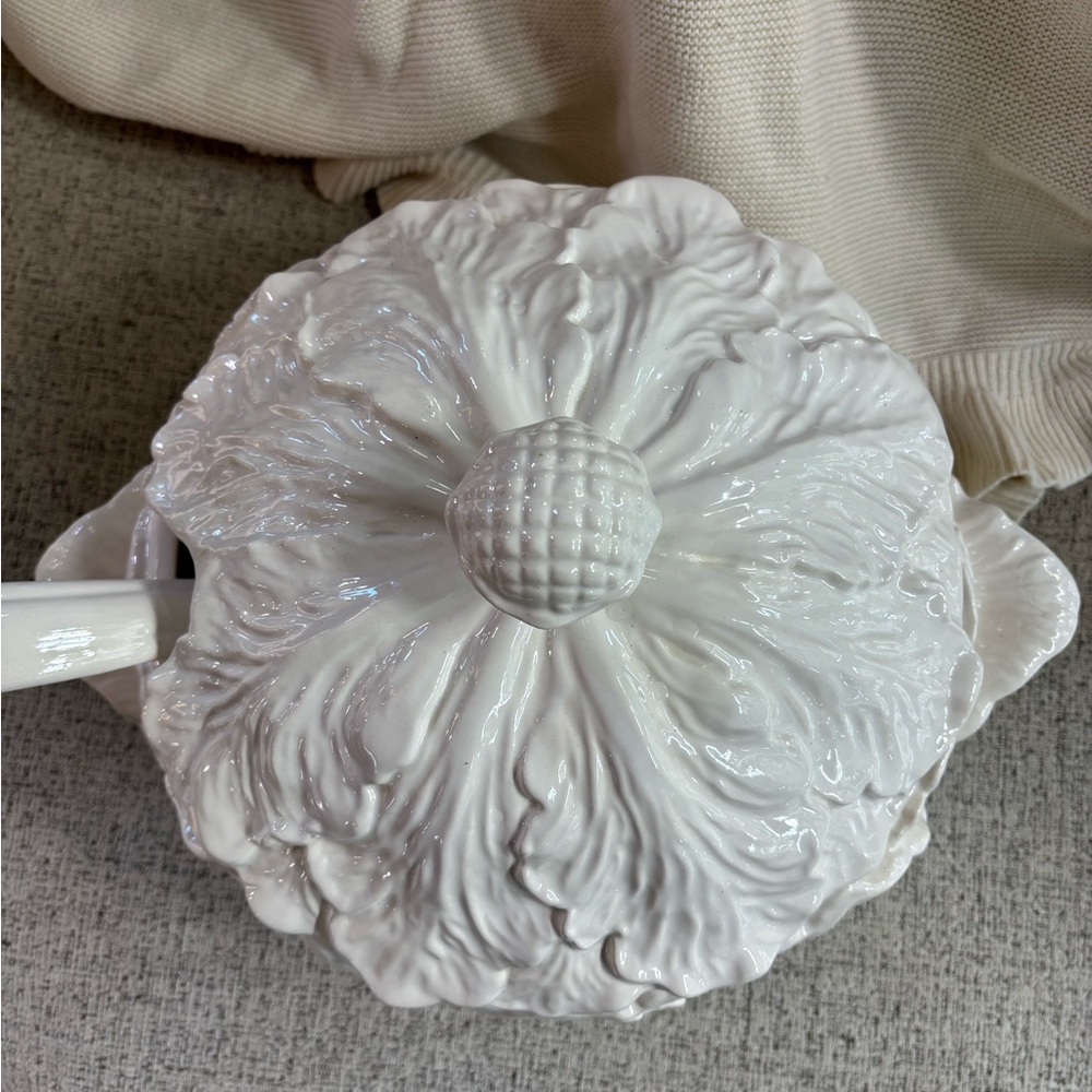 White Ceramic Cabbage Whittier Pottery Tureen with Lid and Ladle - Picture 2 of 16